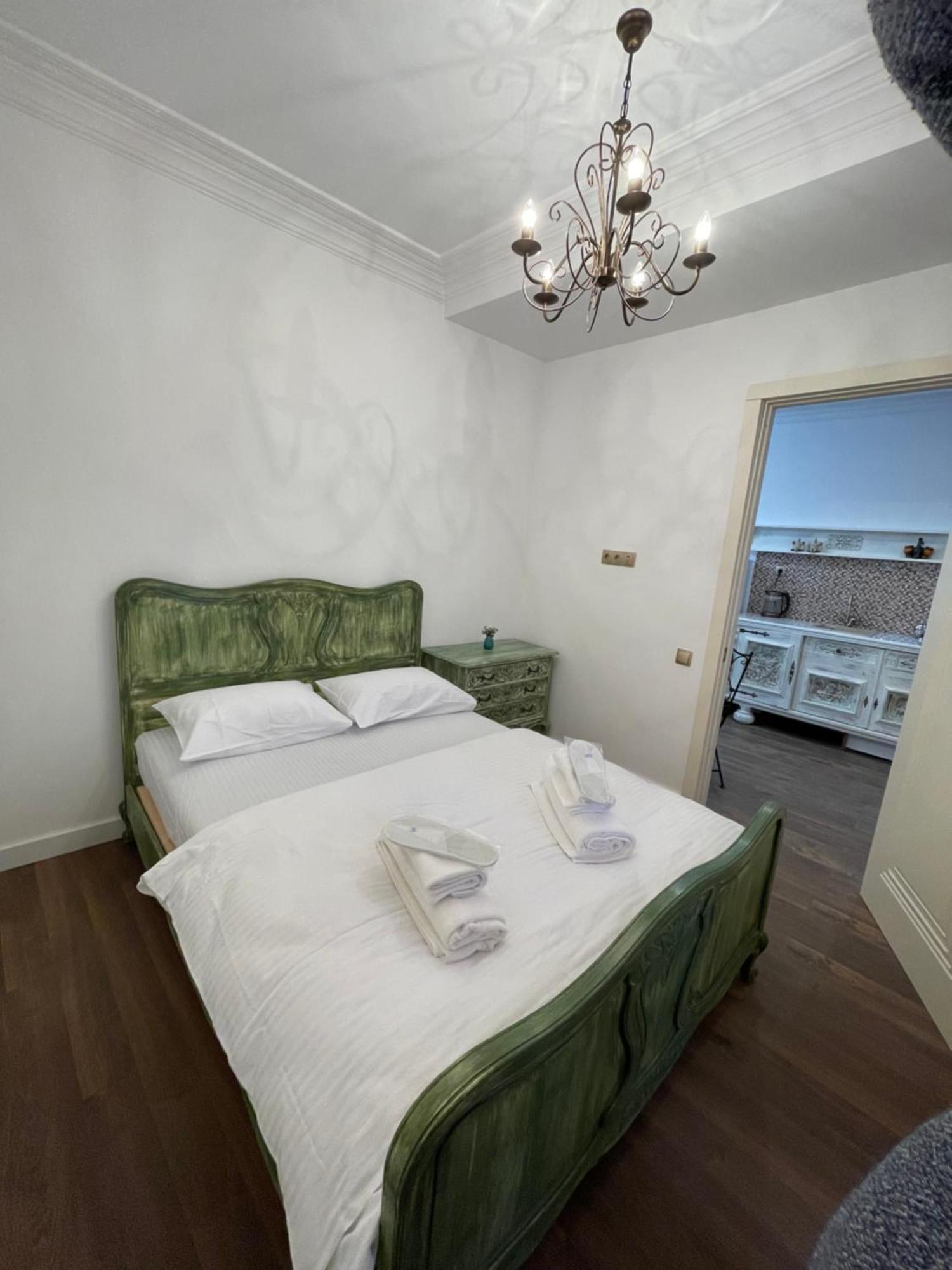 Picasso Apartment Kutaisi Exterior photo
